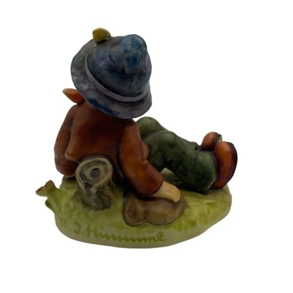 Vintage M. J. Hummel Goebel Coffee Break Porcelain  Figurine 1976 No8
